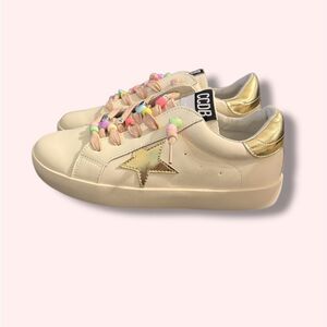 **NWT** Kids Cream and Gold Star Sneakers